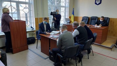 Загибель дівчини під тролейбусом в Сумах: у суді слухали свідків