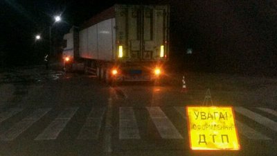 На Рівненщині зіткнулися легковик та вантажівка: водій та пасажир у реанімації На Рівненщині зіткнулися легковик та вантажівка: водій та пасажир у реанімації