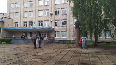 Біля кропивницького педуніверситету демонтували пам'ятник Пушкіну