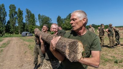 Тренування військовослужбовців бригади "Спартан" на Харківщині Тренування військовослужбовців бригади "Спартан" на Харківщині