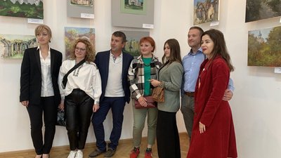 На Тернопільщині малювали пейзажі селища, щоб зібрати гроші для ЗСУ На Тернопільщині малювали пейзажі селища, щоб зібрати гроші для ЗСУ
