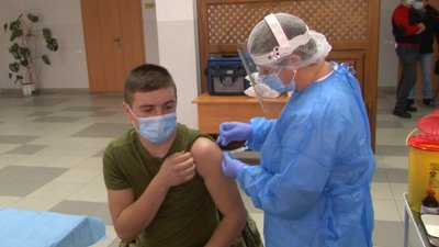 На Черкащині від коронавірусу вакцинували військових На Черкащині від коронавірусу вакцинували військових