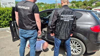 Підозрюваний у переправленні чоловіків через кордон