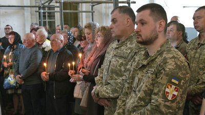 У Луцьку попрощалися з загиблими на війні бійцями Віталієм Шевчуком і Тарасом Михном У Луцьку попрощалися з загиблими на війні бійцями Віталієм Шевчуком і Тарасом Михном