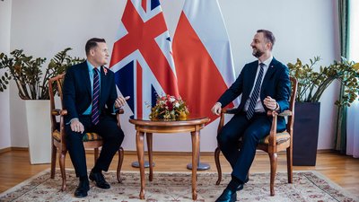 міністр оборони Польщі Владислав Косіняк-Камиш, міністр оборони Британії Вес Стрітінг