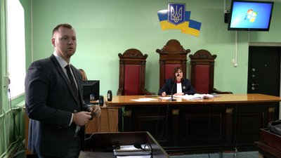 "Почав тицяти дитині у руки гранату": що потерпілі розповідають на суді про утримування їх у підвалі школи у Ягідному "Почав тицяти дитині у руки гранату": що потерпілі розповідають на суді про утримування їх у підвалі школи у Ягідному