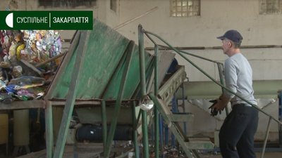 "ЕкоЧубака" допомагає ужгородцям доставляти сміття на Станцію заготівлі вторсировини "ЕкоЧубака" допомагає ужгородцям доставляти сміття на Станцію заготівлі вторсировини