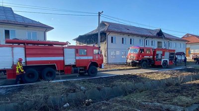 Пожежа у житловому комплексі "Солотвинський" на Закарпатті: туди планували поселити солотвинців Пожежа у житловому комплексі "Солотвинський" на Закарпатті: туди планували поселити солотвинців