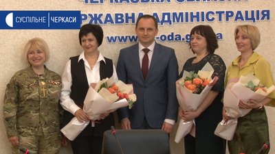 Черкаських лікарів за боротьбу із пандемією нагородили “Знаком народної пошани” Черкаських лікарів за боротьбу із пандемією нагородили “Знаком народної пошани”