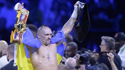 Олександр Усик, український об'єднаний чемпіон світу в надважкій вазі з боксу.