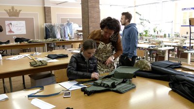 У Рівному почали виготовляти бронежилети. Хто та як це роблять У Рівному почали виготовляти бронежилети. Хто та як це роблять