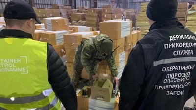 У порту на Одещині виявили майже 8 тонн контрабандного тютюну