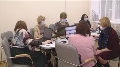 "Вчитель навчає вчителя". У Вінниці проводять безкоштовний курс онлайн-технологій "Вчитель навчає вчителя". У Вінниці проводять безкоштовний курс онлайн-технологій