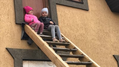 "Я йому не вірю, що не буває важко. Але він каже, що ні" – батько Володимира – опікуна восьми дітей