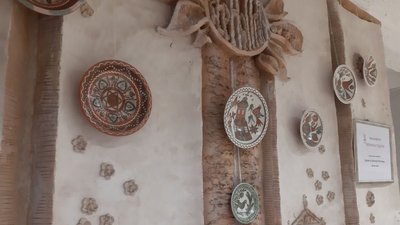 Вінницькі гончарі навчили тернополян розписувати тарілки