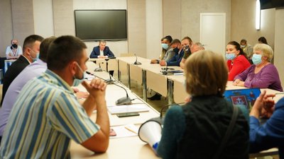 Мітинг під стінами мерії: люди тиждень живуть без світла Мітинг під стінами мерії: люди тиждень живуть без світла