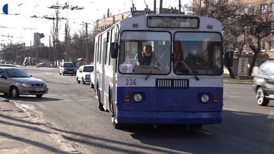 Окремим категоріям громадян дозволили їздити громадським транспортом у Черкасах