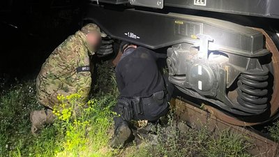 Цигарки були сховані у колісних парах