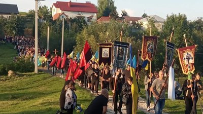 На Тернопільщині попрощалися з трьома військовослужбовцями