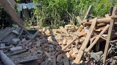 Військові РФ обстріляли с.Старі Вирки на Сумщині — прокуратура розпочала кримінальне провадження Військові РФ обстріляли с.Старі Вирки на Сумщині — прокуратура розпочала кримінальне провадження