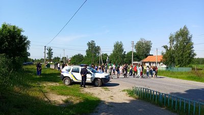 Акція протесту: на Житомирщині вимагають позапланової перевірки Понінківської фабрики