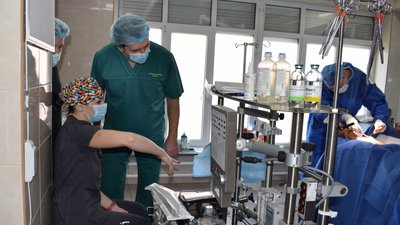 У Рівному вперше провели операцію на серцевому м'язі У Рівному вперше провели операцію на серцевому м'язі
