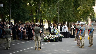 Загинув у День Незалежності України: в Ужгороді попрощалися із захисником Сергієм Стрижаком Загинув у День Незалежності України: в Ужгороді попрощалися із захисником Сергієм Стрижаком