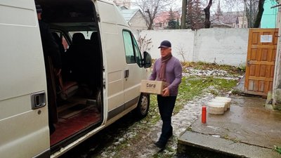 Тернопільські волонтери везуть допомогу на схід