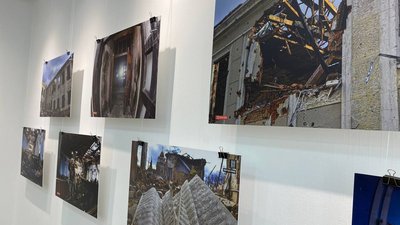 "Vinnytsia Strong": у музеї презентували фотопроєкт присвячений річниці обстрілу Вінниці