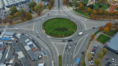 Турбокільце біля Північного ринку в Луцьку, круговий рух, кільцева розв'язка