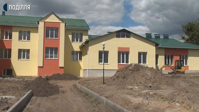 Велике будівництво: на Хмельниччині обіцяють добудувати школу, яку зводять 30 років