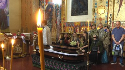 Загинув на Запоріжжі – у Житомирі попрощалися із полеглим воїном Богданом Солнцевим Загинув на Запоріжжі – у Житомирі попрощалися із полеглим воїном Богданом Солнцевим