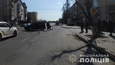 На Рівненщині не розминулись фургон з мотоциклістом На Рівненщині не розминулись фургон з мотоциклістом