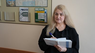 Від болю до бюрократії. У Миколаєві в дружини загиблого військового вимагають повернути пенсію Від болю до бюрократії. У Миколаєві в дружини загиблого військового вимагають повернути пенсію