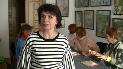 Черкащанки виготовляли картини в техніці декупаж Черкащанки виготовляли картини в техніці декупаж