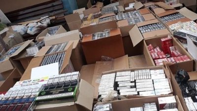 Понад 30 тисяч пачок цигарок на мільйон гривень: товар виявили у мешканця Одещини