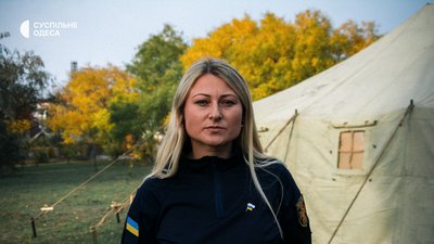 Як рятувальники-добровольці в Одесі вчаться шукати людей під завалами після ракетних ударів Як рятувальники-добровольці в Одесі вчаться шукати людей під завалами після ракетних ударів