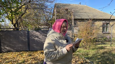 "Бомбили, стріляли, по хатах ходили". Історія жительки звільненої Новоолександрівки на Херсонщині "Бомбили, стріляли, по хатах ходили". Історія жительки звільненої Новоолександрівки на Херсонщині