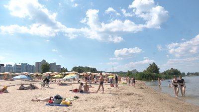 На черкаському пляжі вчили рятувати потопельника
