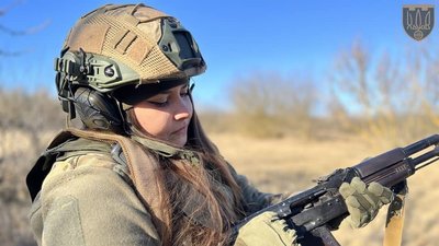 Вилікувалася від онкології та пішла на фронт: жителька Коростеня Анна "Скрепка" про службу в лавах ЗСУ Вилікувалася від онкології та пішла на фронт: жителька Коростеня Анна "Скрепка" про службу в лавах ЗСУ