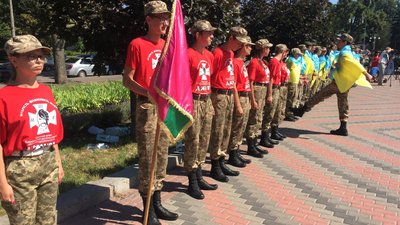 У Черкасах школярам вручили відзнаки "Відмінник захисту України" У Черкасах школярам вручили відзнаки "Відмінник захисту України"