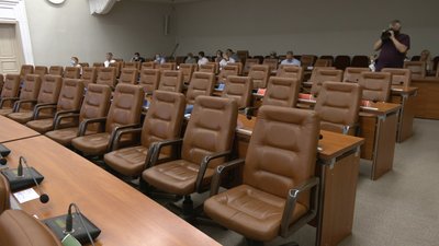 У Запоріжжі зірвалися 5 сесій міськради. Медики просять Зеленського втрутитись