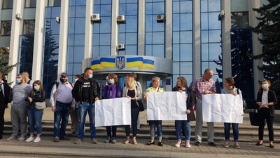 У Рівному – медичний протест: під ОДА вимагають забезпечення ліками У Рівному – медичний протест: під ОДА вимагають забезпечення ліками