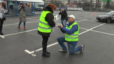 Швидкість та граційність: франківки змагалися в автослаломі Швидкість та граційність: франківки змагалися в автослаломі