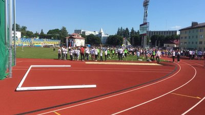 Більше тисячі школярів Житомирщини взяли участь у всеукраїнській акції "Рух – це життя" Більше тисячі школярів Житомирщини взяли участь у всеукраїнській акції "Рух – це життя"
