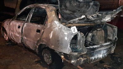 Спалив автівку: на Хмельниччині затримали чоловіка, який погрожував колишній дружині