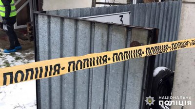 На Хмельниччині затримали неповнолітнього, якого підозрюють у замаху на вбивство родичів На Хмельниччині затримали неповнолітнього, якого підозрюють у замаху на вбивство родичів