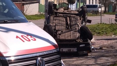 ДТП у Черкасах: два легковики не розминулися. Трьох людей ушпиталили