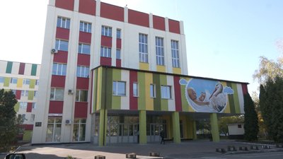 У Чернігові урочисто відкрили пологовий будинок після термомодернізації: чи пов’язано це з виборами