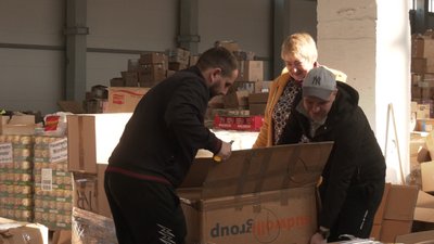 "Люди просять дати хоч щось". Історії водіїв, які возять з Франківська гумдопомогу на передову "Люди просять дати хоч щось". Історії водіїв, які возять з Франківська гумдопомогу на передову
